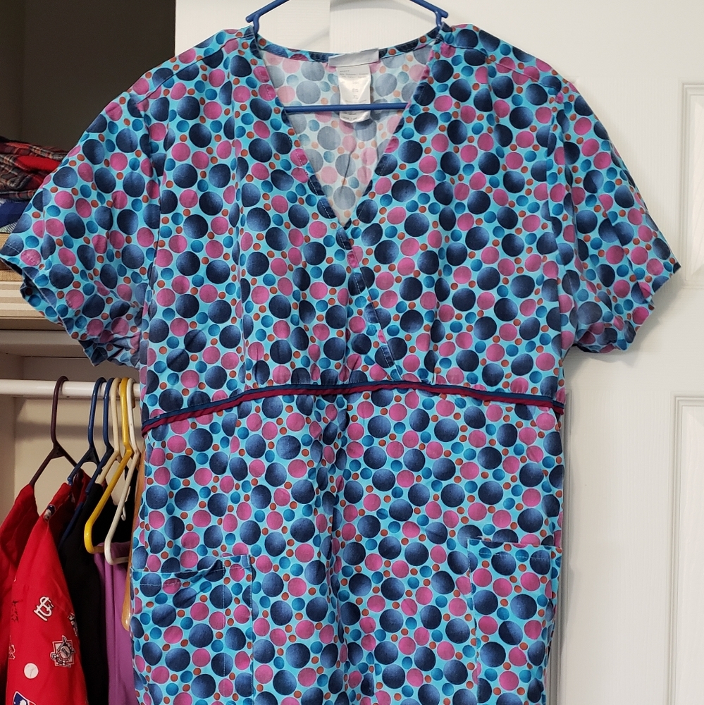 Scrub top